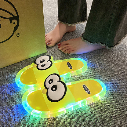 ⏰👣👀 Süße Hausschuhe mit leuchtenden Cartoon-Motiven | Weicher Stoff, rutschfeste Sohle, gemütlich für Zuhause