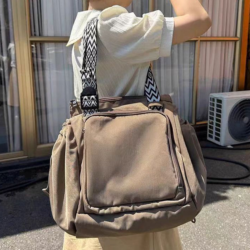 👜Riesiges Stauraum✨ Modische vielseitige Schultertasche，leicht & wasserabweisend