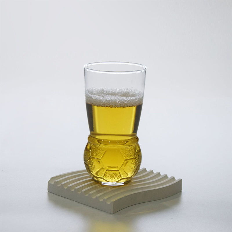 📊 Bereits über 100.000 mal verkauft!  🍷 Fußballförmiges Craft-Bierglas