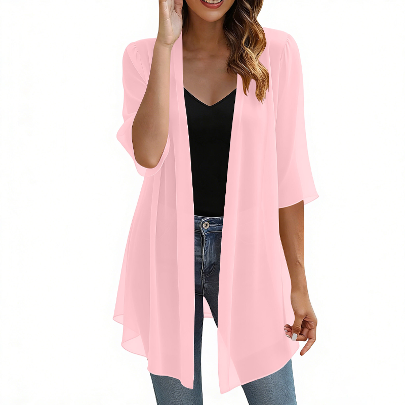 ☁️ So leicht wie eine Wolke – der Chiffon-Cardigan, der deinen Look im Handumdrehen aufwertet. Angenehm fallender Stoff, offene Vorderseite, perfekt für jede Figur. Dein neues Lieblingsteil für diese Saison! 🌸💫