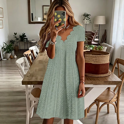 👗50% RABATT - V-Ausschnitt Lochstickerei-Kleid mit Muschelsaum – Leicht & Romantisch für Gartenpartys oder Brunch 🌿