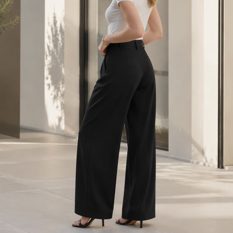 Locker sitzende Hose mit elegantem Fall – Leichter Stoff, hoher Tragekomfort & zeitloses Design – Ideal für warme Tage & stilvolle Looks