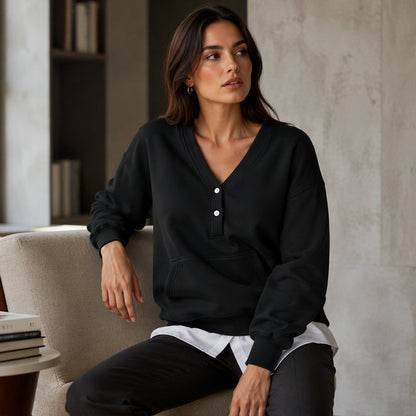 📢📢50% Rabatt!!! 🎉✨ Legeres Damen-Sweatshirt mit V-Ausschnitt & Knöpfen – Lässiger V-Ausschnitt, praktische Knopfleiste und weiches Material – perfekt für einen entspannten Look im Alltag & in der Freizeit. Jetzt -50%!