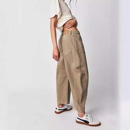 📢📢50% Rabatt!!! 🎉✨ Damen Retro-Jeans mit mittlerer Taille & gebogenem weitem Bein – Stylischer Retro-Schnitt, schmeichelhafte mittlere Taille und elegante weite Beine – perfekt für einen trendigen Look im Alltag & in der Freizeit. Jetzt -50%!