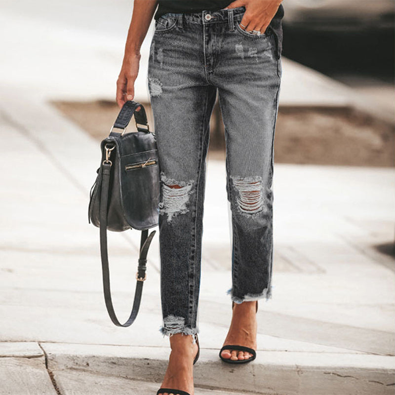 Damen-Jeans im Retrostil, used-Look mit Rissen