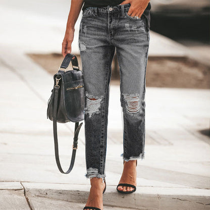 Damen-Jeans im Retrostil, used-Look mit Rissen