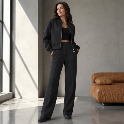 Damen-Set aus Jacke mit Reißverschluss und gerade geschnittenen Hosen