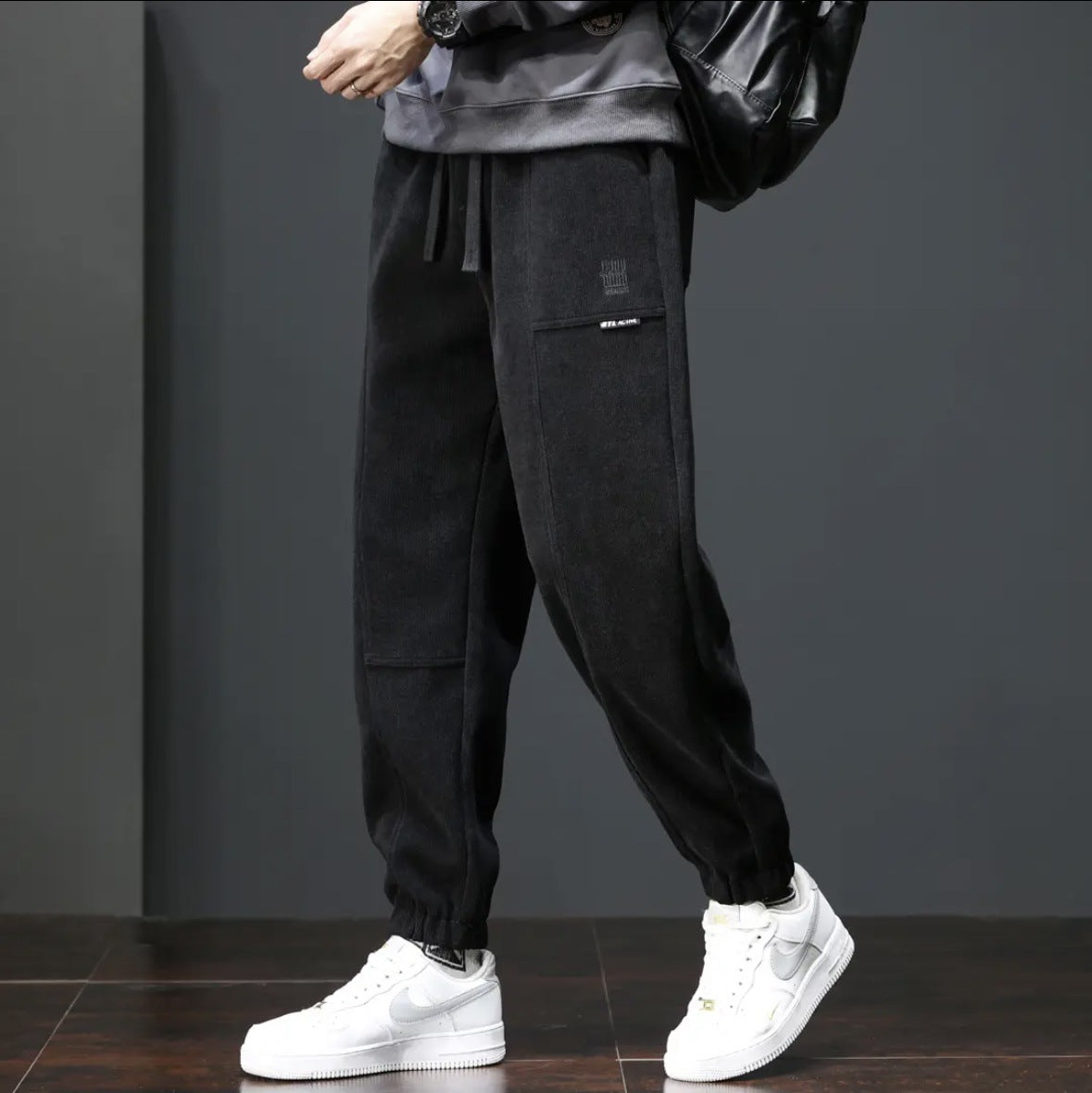 Gerader Schlauch, lose und flauschig verdickte Herren Freizeithose